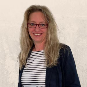  Evelyn Zahler